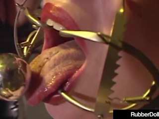 Lezbiyen anal sevgili rubberdoll gerçekleştirdiği duygulu bomba üzerinde mina
