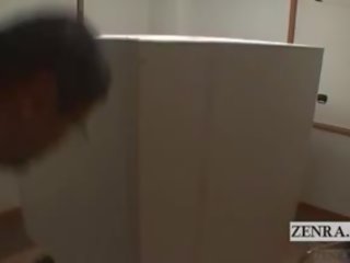 Ar aizsietām acīm japānieši sievietes escorted stāšanās kaste subtitles